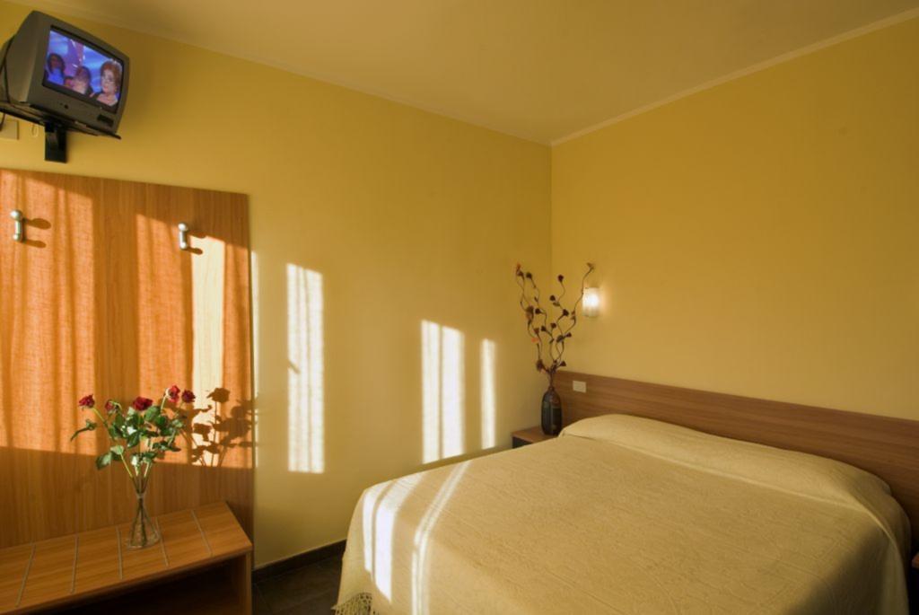 טירניה Hotel Il Cavaliere Nero חדר תמונה